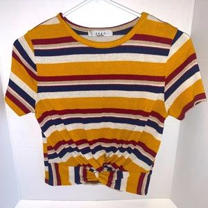 Cute mid rised tshirt perfect for the summer or around the house!!!